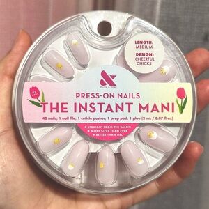 Olive & June Cheerful Chicks press-on nails